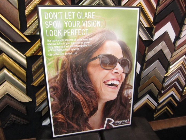 กรอบอลูมิเนียมสีดำ